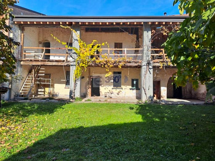 Casa con 5 locali in vendita in Via Toselli, Centro, Passirano