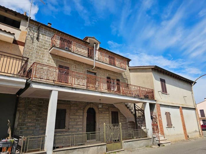 Appartamento con 6 locali in vendita in Via del Piano, Centro, Bomarzo