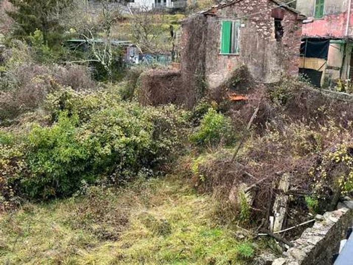 Casa con 6 locali in vendita in Gragnana Sorgnano Torano, Carrara