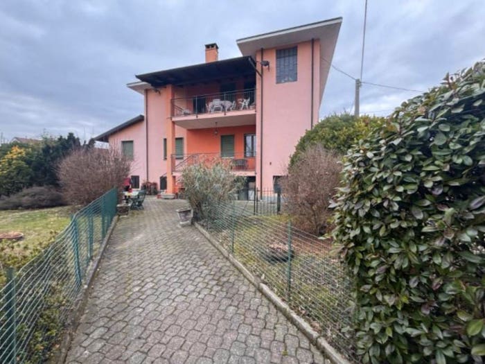 Appartamento trilocale in vendita in Via Delle Querce, La Cassa