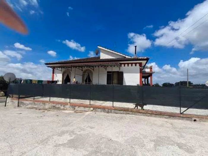 Appartamento con 5 locali in vendita in Via Liguria, Centro, Cisterna di Latina