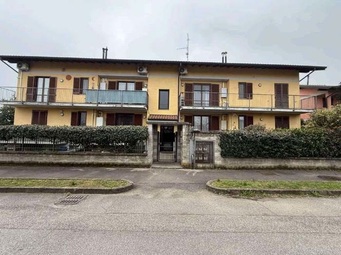 Appartamento trilocale in vendita in Via Claudio Treves, Castano Primo