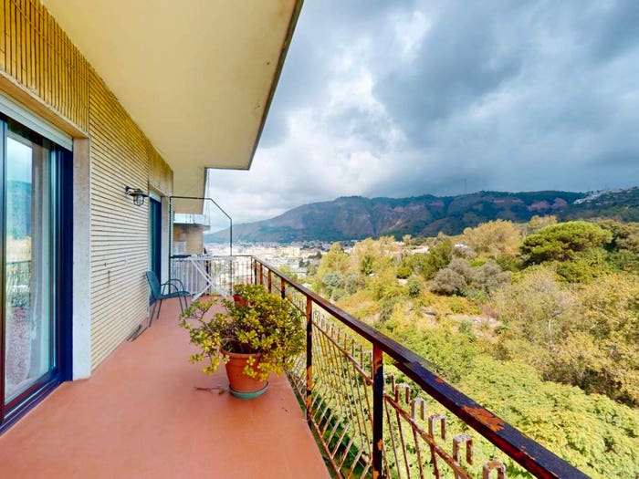 Appartamento con 6 locali in vendita in Via San Domenico, Vomero, Napoli