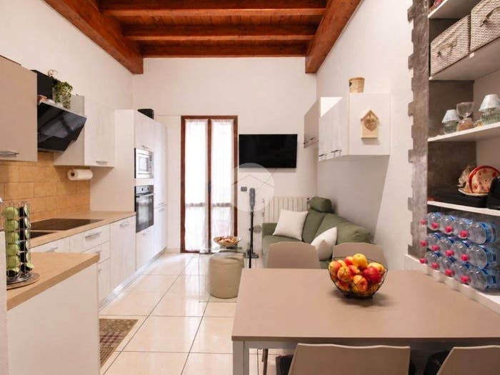 Appartamento bilocale in vendita in Via Obizzone da Bernareggio, Centro, Bernareggio