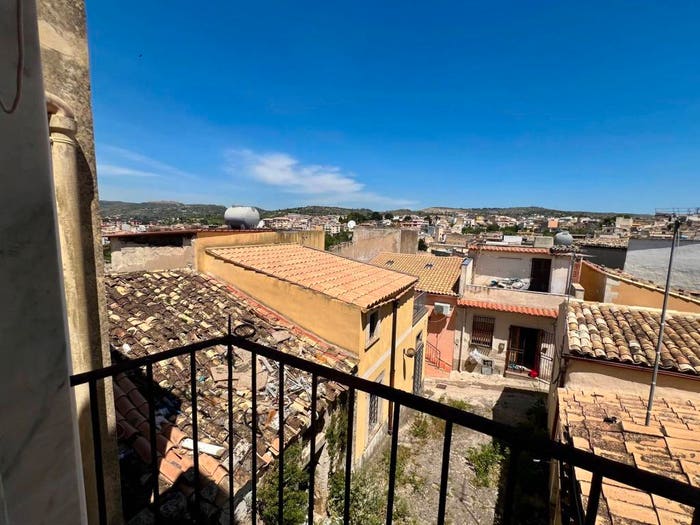 Appartamento con 6 locali in vendita in Centro, Noto