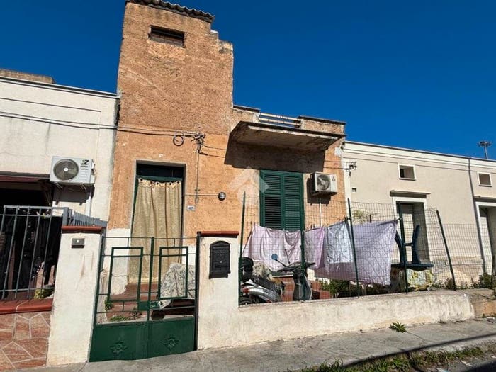 Appartamento trilocale in vendita in Via Emiro Giafar, Brancaccio, Palermo