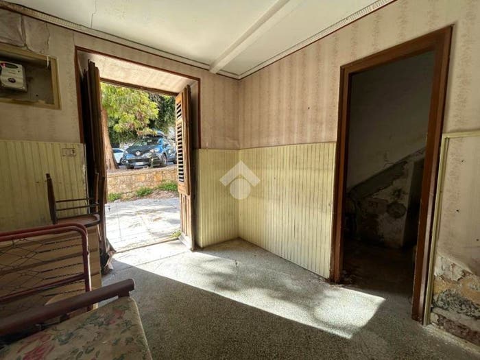 Appartamento trilocale in vendita in Piazza Villagrazia, Villagrazia, Palermo