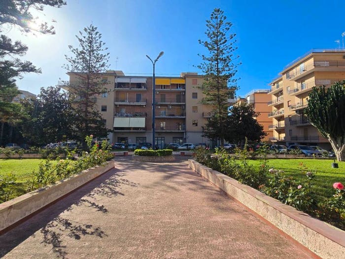 Appartamento con 5 locali in vendita in Via Luigi Spagna, Tica Zecchino, Siracusa