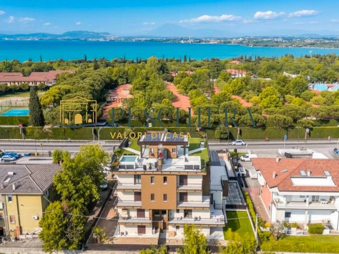 Appartamento quadrilocale in vendita in Via Bell'Italia, Centro, Peschiera del Garda