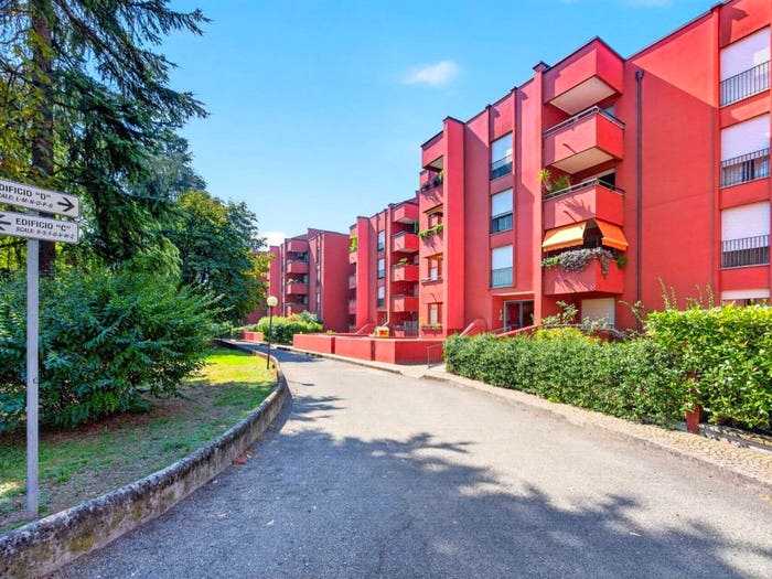 Appartamento trilocale in vendita in Via Valera, Centro, Arese
