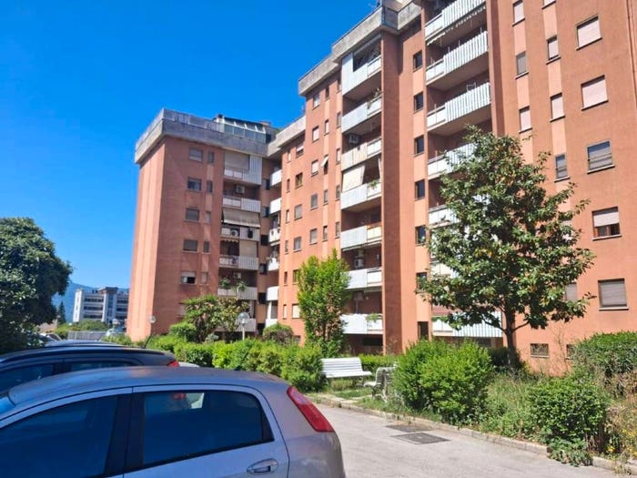 Appartamento con 6 locali in vendita in Via Rieti, Pratillo, Frosinone