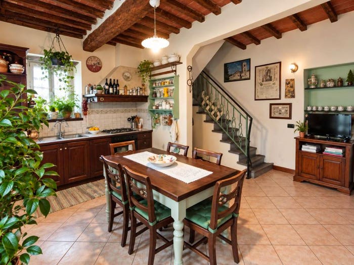 Casa trilocale in vendita in Via dello Stadio, Camaiore Paese, Camaiore