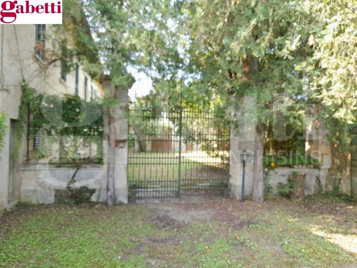 Casa con 6 locali in vendita in Poggibonsi