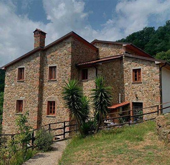 Casa con 6 locali in vendita in Via Marlianese, Serravalle Pistoiese