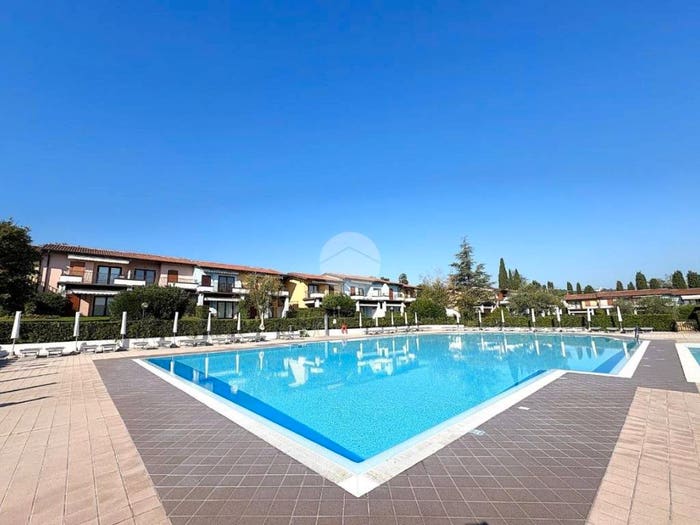 Casa trilocale in vendita in Viale D'annunzio, Padenghe sul Garda
