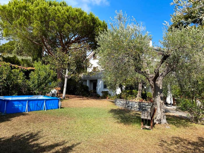Casa con 6 locali in vendita in Strada Massabovi, Porto Maurizio, Imperia