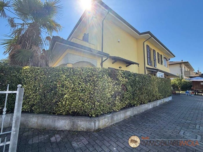 Casa quadrilocale in vendita in Giovanni Paolo II, Mordano