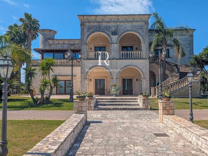 Casa con 6 locali in vendita in Fragagnano