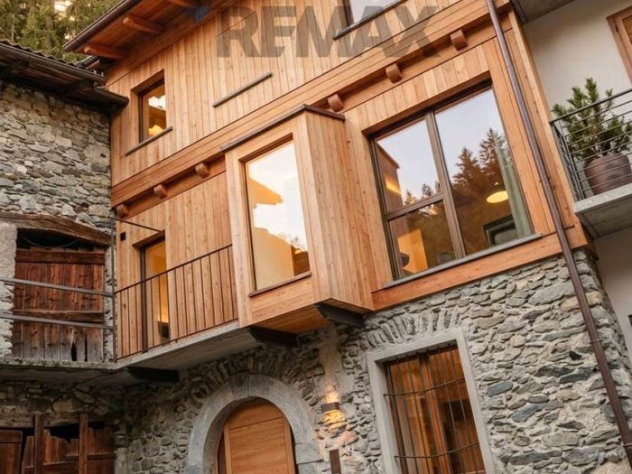 Casa con 6 locali in vendita in Vicolo Cimarosa Domenico, Centro, Delebio