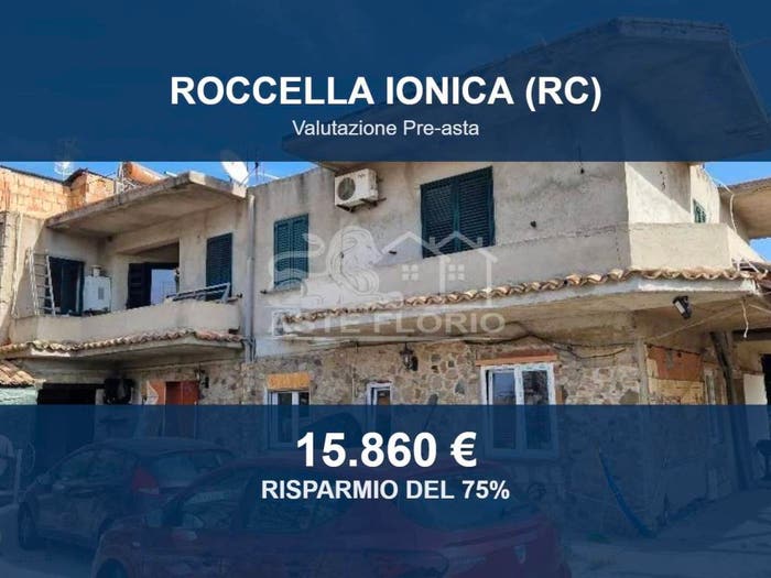 Appartamento con 6 locali in vendita in Contrada Cutunizza snc, Roccella Ionica