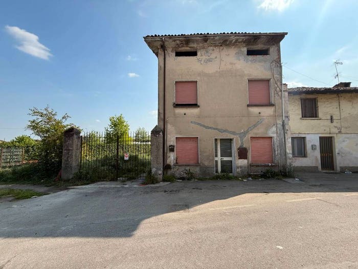 Casa quadrilocale in vendita in Via Cardinale, Centro, Offlaga