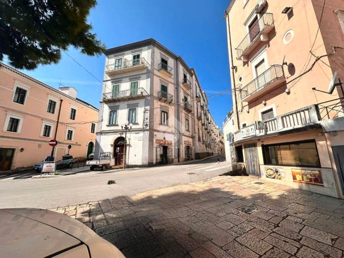 Appartamento con 6 locali in vendita in CORSO MADONNA DELLA LIBERA, Rodi Garganico