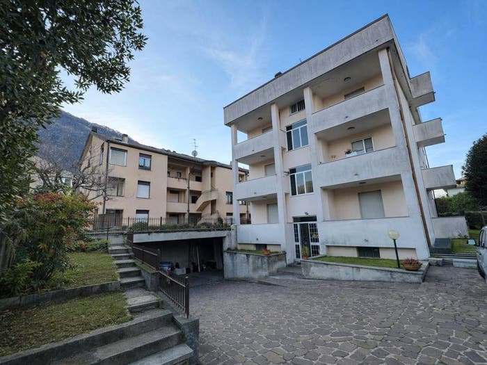 Appartamento con 5 locali in vendita in Via Gaggio, Malgrate