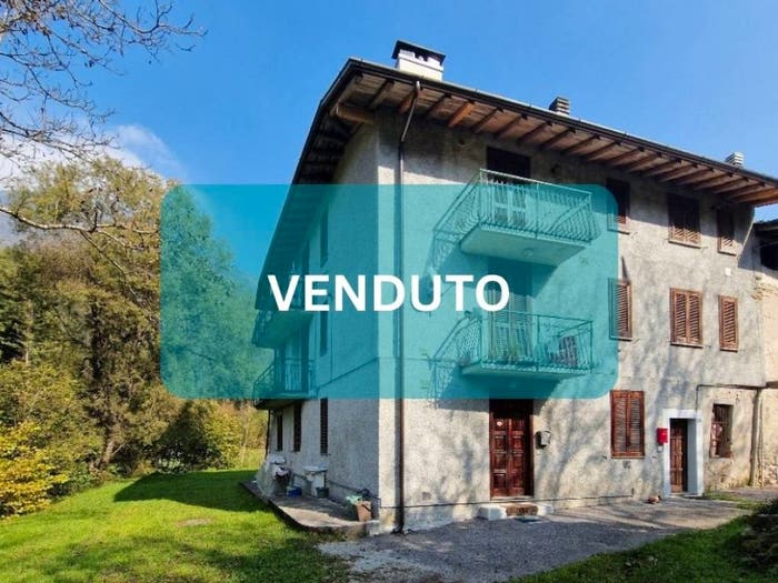 Appartamento trilocale in vendita in Via Cantone San Francesco, Lenna