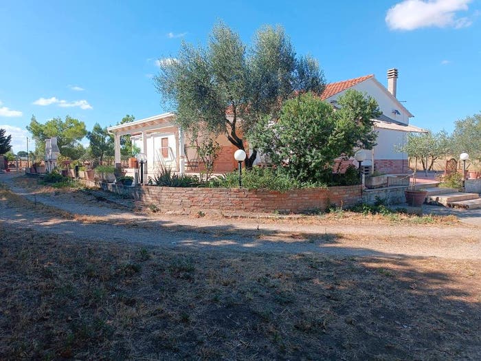 Casa trilocale in vendita in Strada Vicinale Posta Torre Bianca, Via Napoli, Foggia