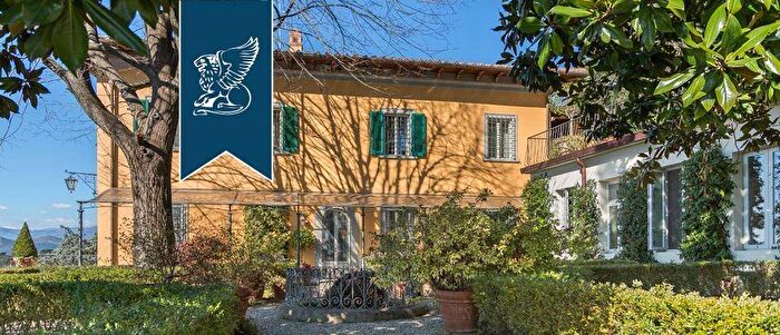 Casa con 6 locali in vendita in Carteano, Prato