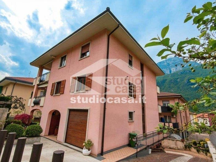 Appartamento con 5 locali in vendita in Via Bastie, Centro, Ala
