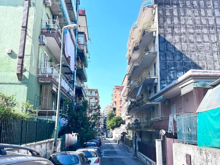 Appartamento trilocale in vendita in Via Francesco Arnaldi, Pianura, Napoli