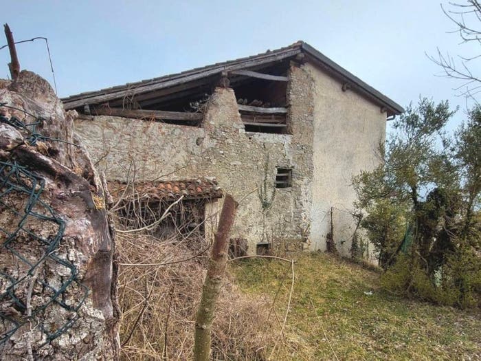 Casa con 6 locali in vendita in Via Belmonte, Valvestino