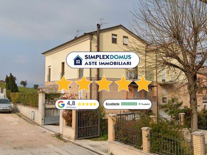 Appartamento con 5 locali in vendita in Contrada Grazie Fiastra, Centro, Loro Piceno