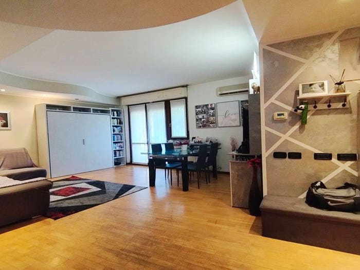 Appartamento trilocale in vendita in Via Renato Montrasi, Centro, Bollate