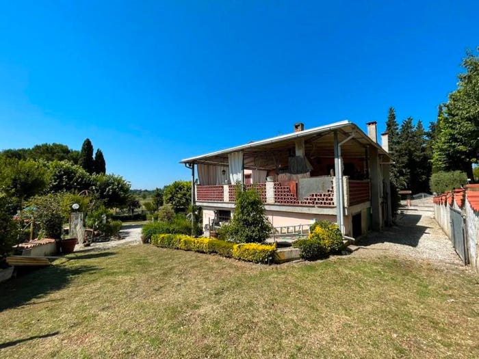 Casa con 6 locali in vendita in Via Castelladroni, Fucecchio