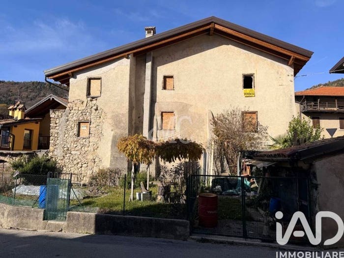 Casa con 6 locali in vendita in Via Zandonai, Centro, RonzoChienis