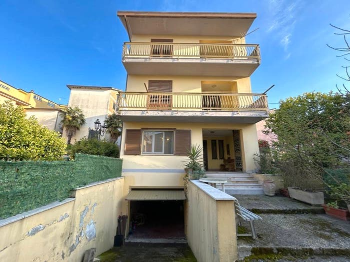 Casa con 6 locali in vendita in Via della Rinascita, Centro, Mirabella Eclano
