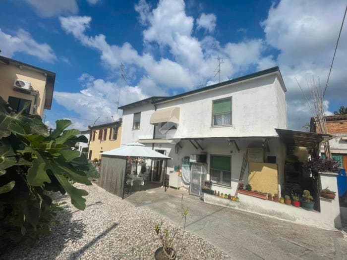 Casa con 5 locali in vendita in Strada Villanova Superiore, Villanova, Bagnacavallo
