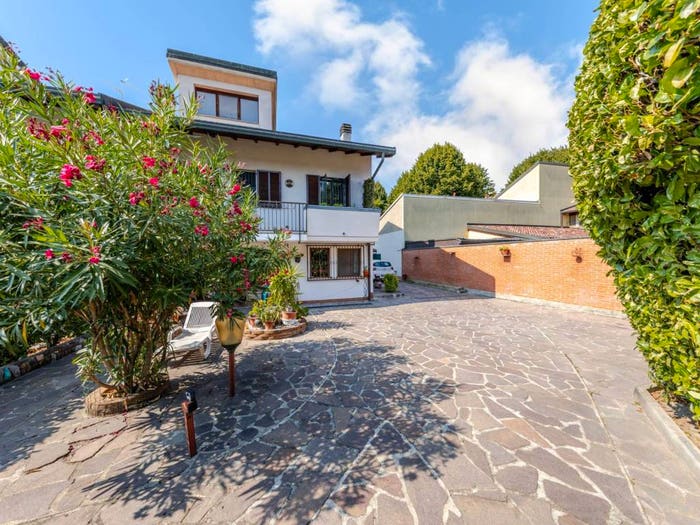 Casa con 6 locali in vendita in Via Luigi Calori, Centro, Locate di Triulzi