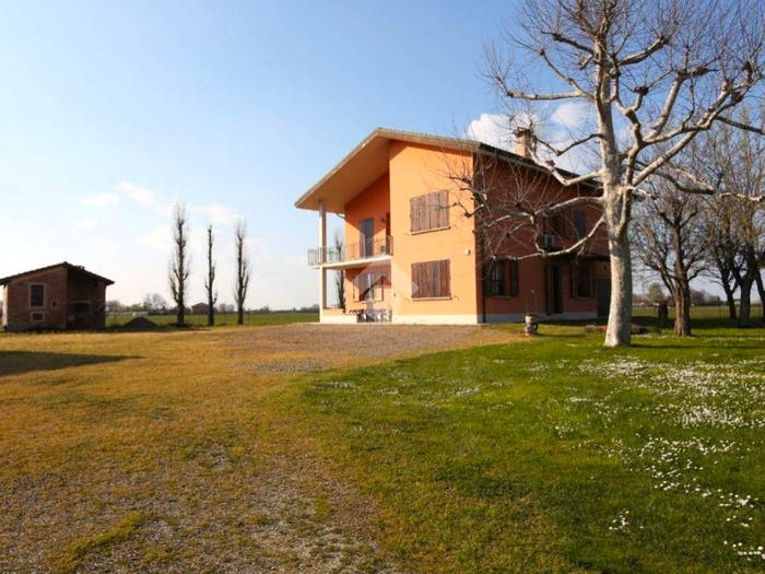 Casa con 6 locali in vendita in Anzola dell'Emilia