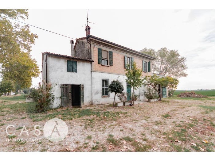 Casa quadrilocale in vendita in Via Lughese, Villafranca, Forlì