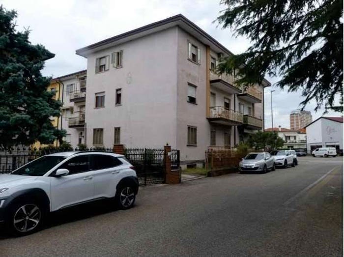 Appartamento con 6 locali in vendita in Piazza giacomo matteotti, Centro, San Bonifacio