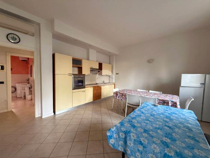 Appartamento trilocale in vendita in Via Vesuvio, Pinarella, Cervia