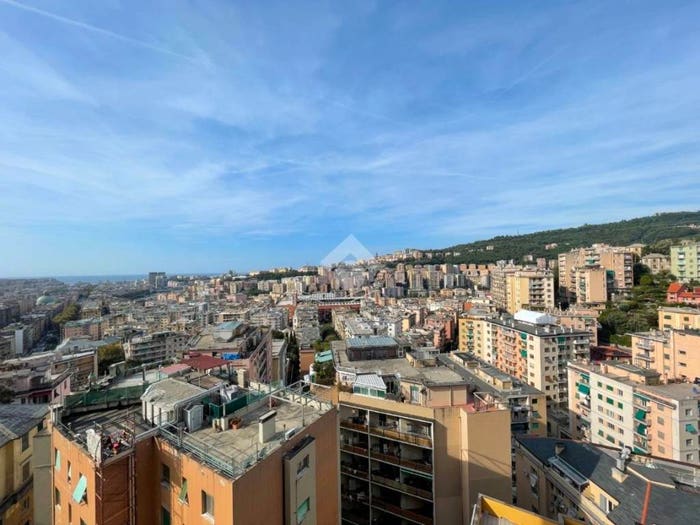 Appartamento quadrilocale in vendita in Viale Virginia Centurione Bracelli, Marassi, Genova