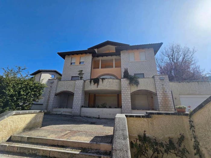 Casa con 6 locali in vendita in via Dei Manieri, Sant'Elia Bazzano, L'Aquila