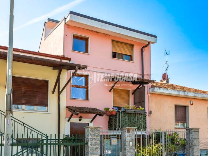 Casa con 5 locali in vendita in Strada Mongina Bis, Mercato Santa Maria, Moncalieri