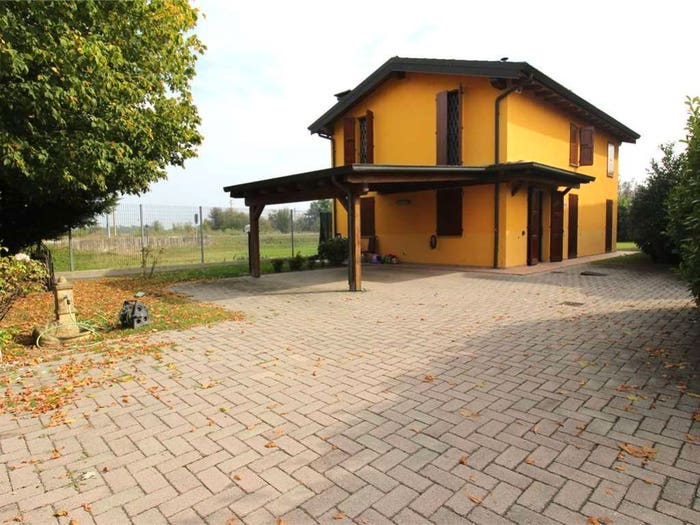Casa con 5 locali in vendita in Casalgrande