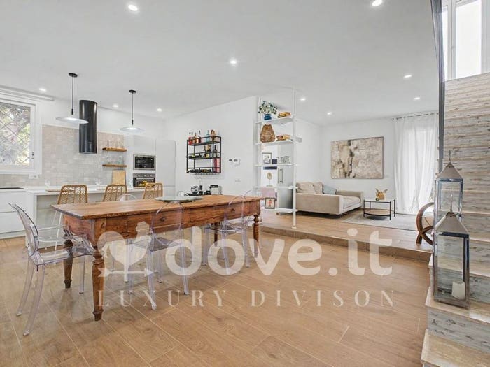 Casa con 6 locali in vendita in Via Porto Azzurro, Fregene, Fiumicino