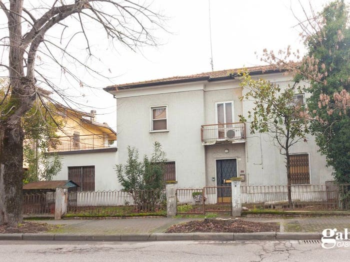 Casa con 6 locali in vendita in Via Roma, Centro, San Giovanni in Marignano